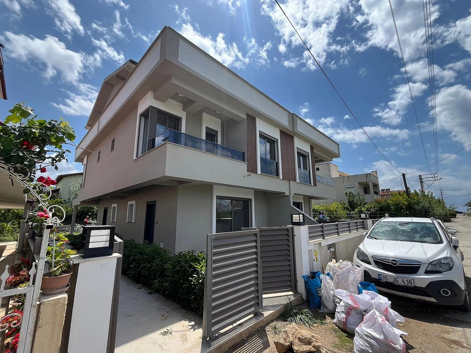 3+1 Villa Mit Garten, Natur- Und Meerblick, 300 Meter Vom Meer Entfernt In Gümüldür