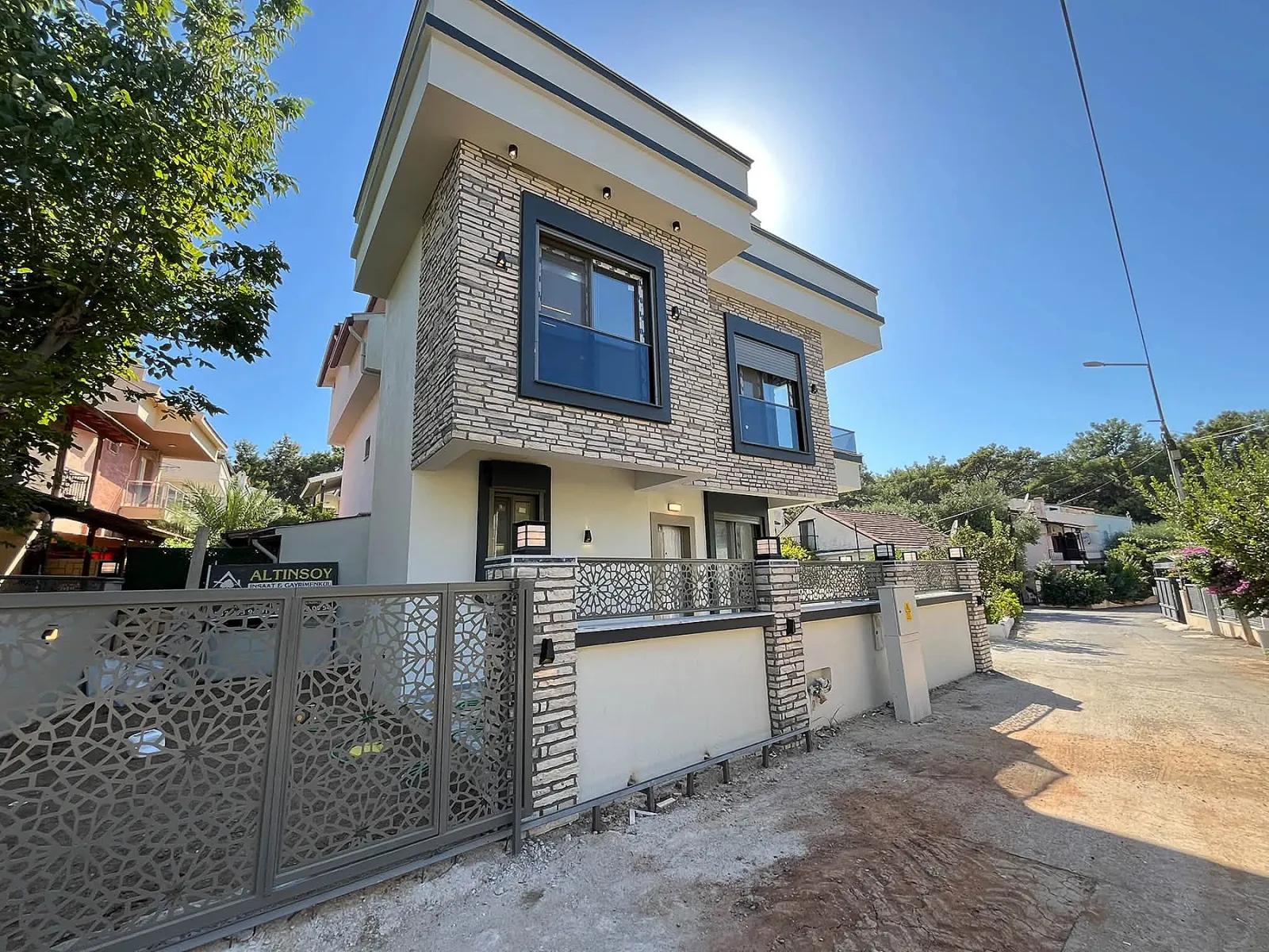 Menderes/özderede Meerseite 400m Zum Meer Breit Mit Garten Und Mit Parkplatz 3+1 Luxuriös Villa