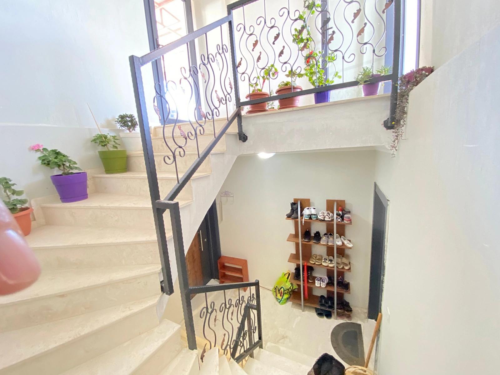 2+1-Maisonette-Wohnung Zum Verkauf In Seferihisar Ürkmez, In Meeresnähe