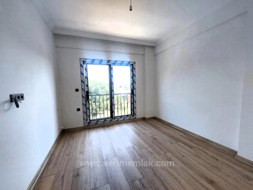 Moderne Eckvilla Auf Einem Grundstück In Payamlı, Seferihisar Zu Verkaufen | 2+1 Villa Mit Baugenehmigung.