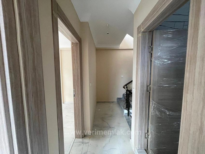 Brandneue 3+1 Eckvilla Zum Verkauf In Seferihisar Payamlı, 350 M Vom Meer Entfernt.