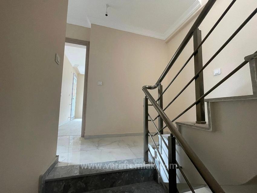 Brandneue 3+1 Eckvilla Zum Verkauf In Seferihisar Payamlı, 350 M Vom Meer Entfernt.
