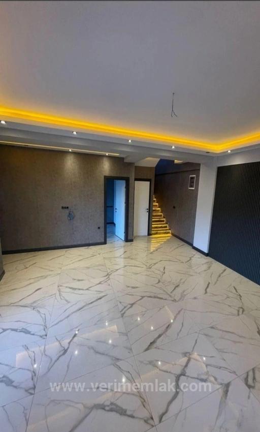 3+1 Freistehende Villa Mit Pool Und Garten Zum Verkauf In Gumuldur