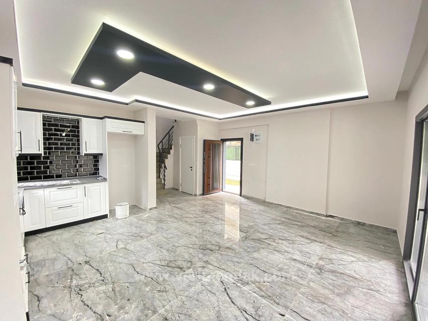 Luxuriöse 6+1 Villa In Özdere Orta Mahalle, 400 M Vom Meer Entfernt, Im Stadtzentrum.