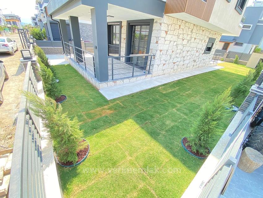 Moderne Und Luxuriöse 3+1-Zimmer-Villa Mit Privatem Pool Zum Verkauf Im Viertel Cumhuriyet, Seferihisar