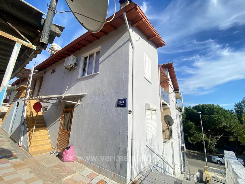 Im Herzen Von Gumuldur Gelegen, Im 2. Stock, Netto 150Mt, 3+1 Wohnung Zum Verkauf