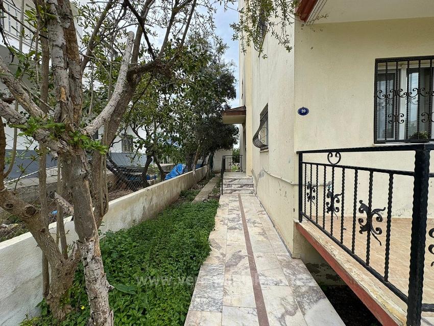 Großzügige Und Helle 2+1-Zimmer-Wohnung In Meeresnähe In Gümüldür Fevzi Çakmak Zu Verkaufen.