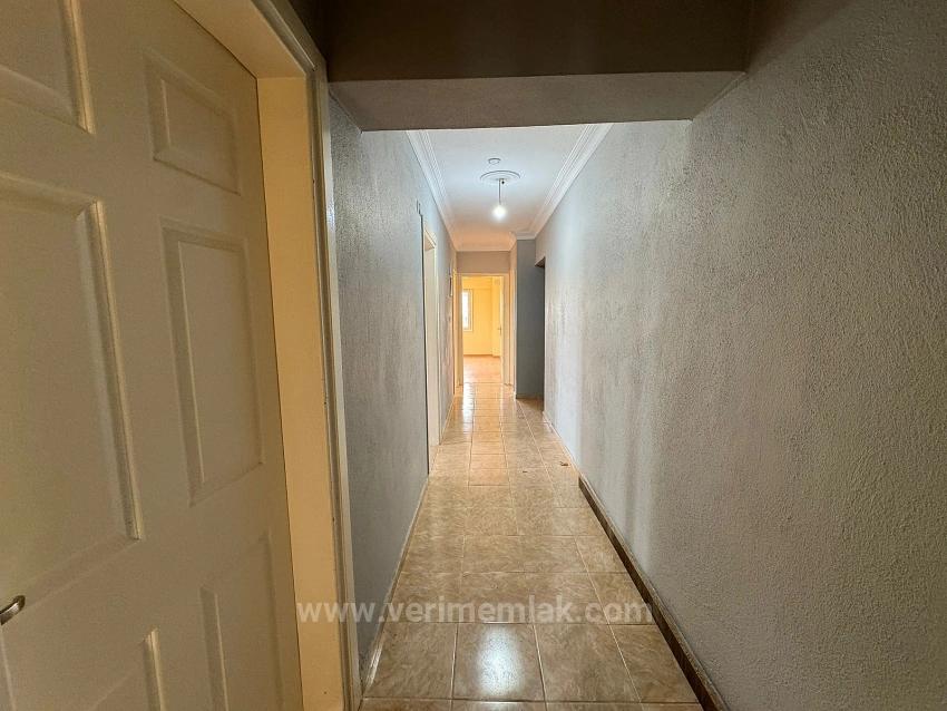 Großzügige Und Helle 2+1-Zimmer-Wohnung In Meeresnähe In Gümüldür Fevzi Çakmak Zu Verkaufen.