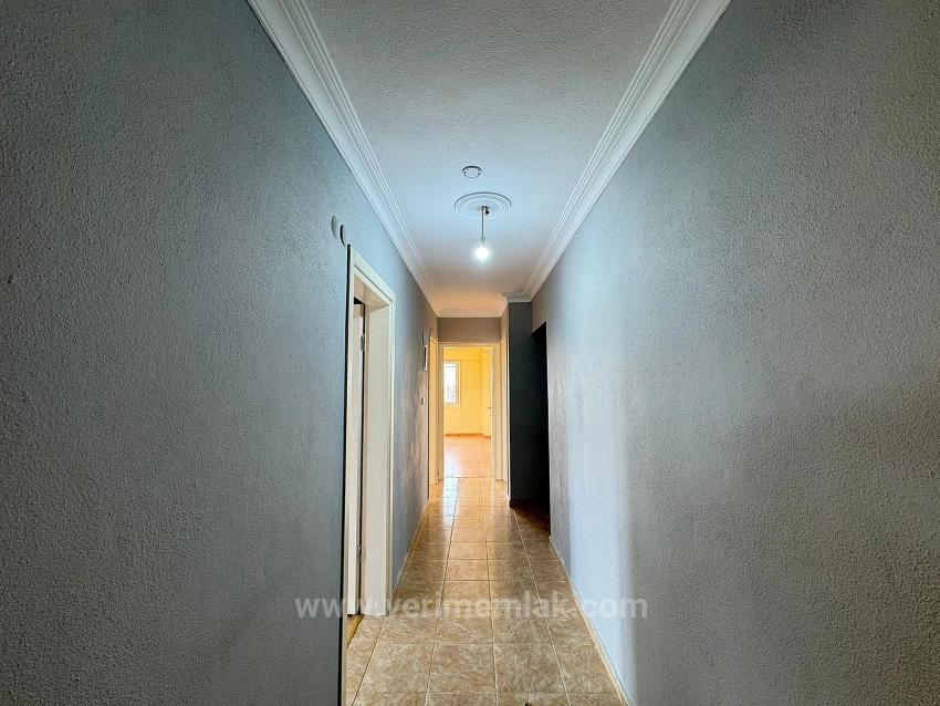 Großzügige Und Helle 2+1-Zimmer-Wohnung In Meeresnähe In Gümüldür Fevzi Çakmak Zu Verkaufen.