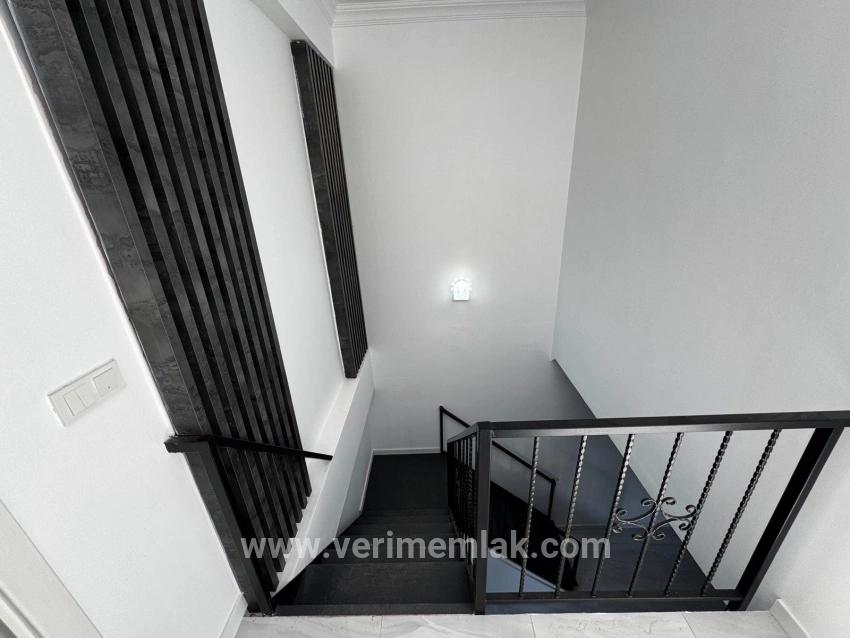 2+1-Zimmer Villa Zu verkaufen in Cumhuriyet Bz. Seferihisar Doğanbey - 210 m²