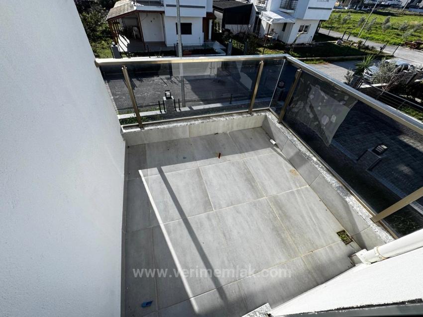 Luxuriöse Und Komfortable 2+1-Zimmer-Villa In Einer Anlage Mit Olympischem Schwimmbecken In Seferihisar Zu Verkaufen!