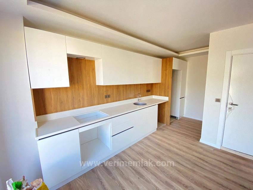 2+1 Villa Zum Verkauf Mit Komplettem Meeresgarten In Seferihisar Ürkmez