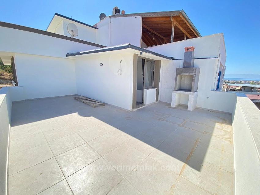 2+1 Villa Zum Verkauf Mit Komplettem Meeresgarten In Seferihisar Ürkmez