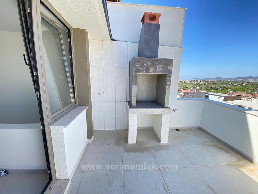 2+1 Villa Zum Verkauf Mit Komplettem Meeresgarten In Seferihisar Ürkmez