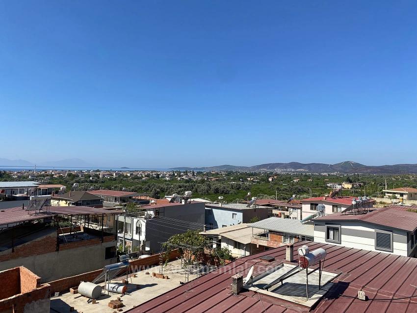 2+1 Villa Zum Verkauf Mit Komplettem Meeresgarten In Seferihisar Ürkmez