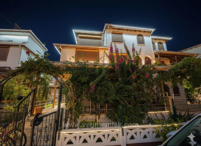 Freistehende 4+1 Villa Zum Verkauf Mit Großem Garten Auf Einem Grundstück In Doğanbey