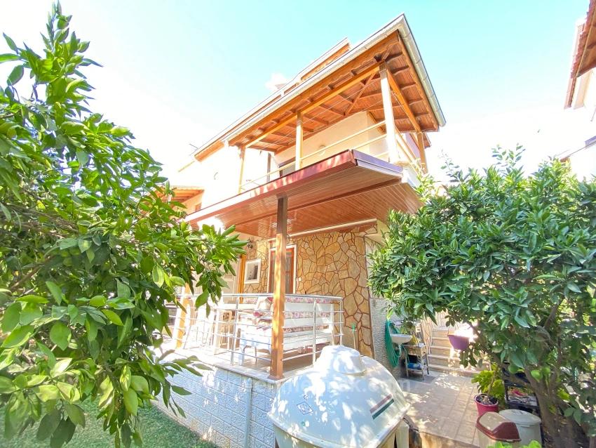 Freistehende 4+1 Villa Zum Verkauf Mit Großem Garten Auf Einem Grundstück In Doğanbey