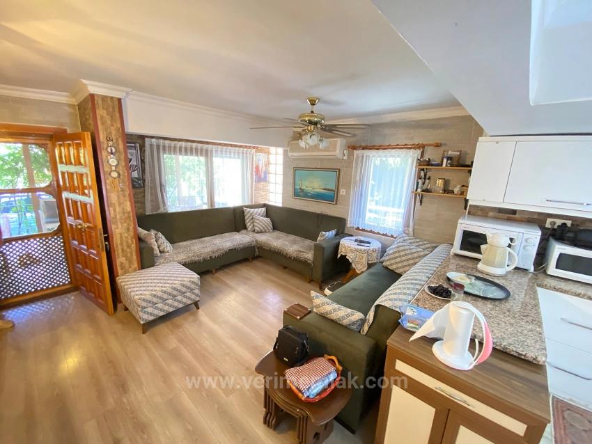 Freistehende 4+1 Villa Zum Verkauf Mit Großem Garten Auf Einem Grundstück In Doğanbey