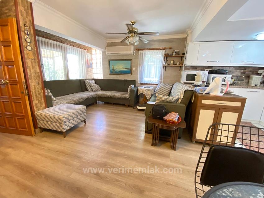 Freistehende 4+1 Villa Zum Verkauf Mit Großem Garten Auf Einem Grundstück In Doğanbey