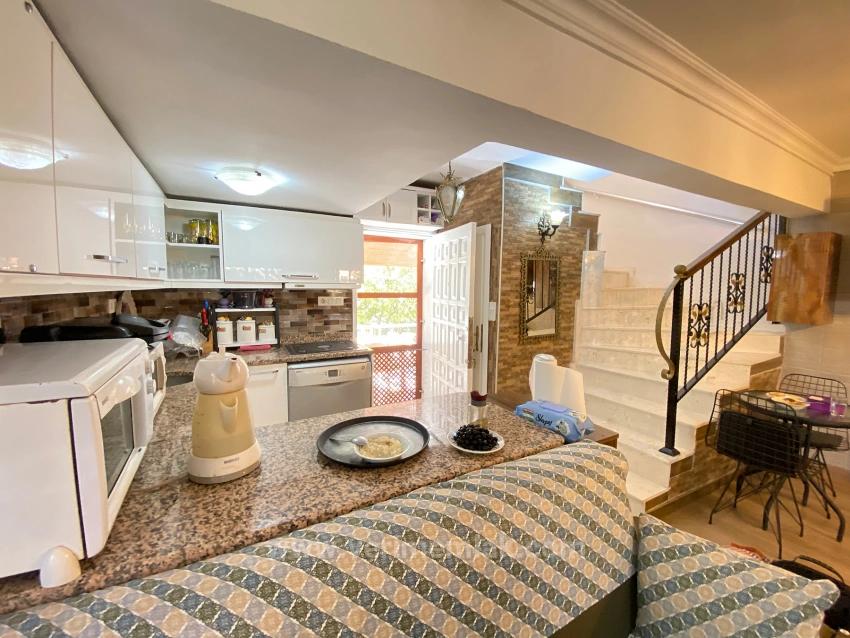 Freistehende 4+1 Villa Zum Verkauf Mit Großem Garten Auf Einem Grundstück In Doğanbey