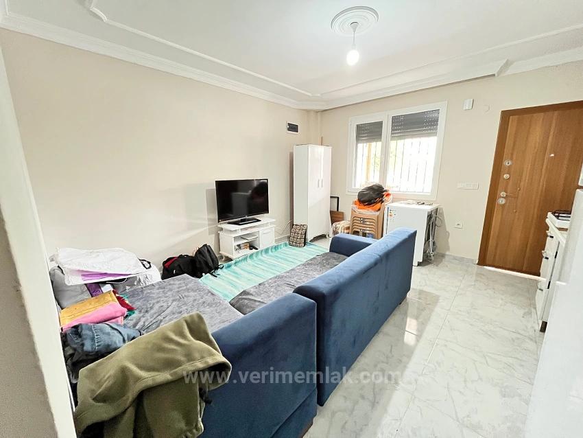 1+1-Apartment Zum Verkauf In Seferihisar/Mersin, 500 M Vom Meer Entfernt, Mit Garten, Keine Weiteren Renovierungsarbeiten Erforderlich.