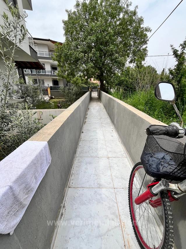 1+1-Apartment Zum Verkauf In Seferihisar/Mersin, 500 M Vom Meer Entfernt, Mit Garten, Keine Weiteren Renovierungsarbeiten Erforderlich.