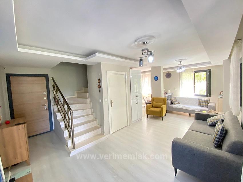 Luxuriöse 3+1 Maisonette-Wohnung Zum Verkauf In Ürkmez, 400 Meter Vom Meer Entfernt, Zentral Gelegen