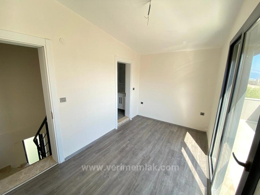 Luxuriöse Eckvilla (3+1 Zimmer) Mit Vollem Meerblick Im Atatürk-Viertel Von Seferihisar Zu Verkaufen!