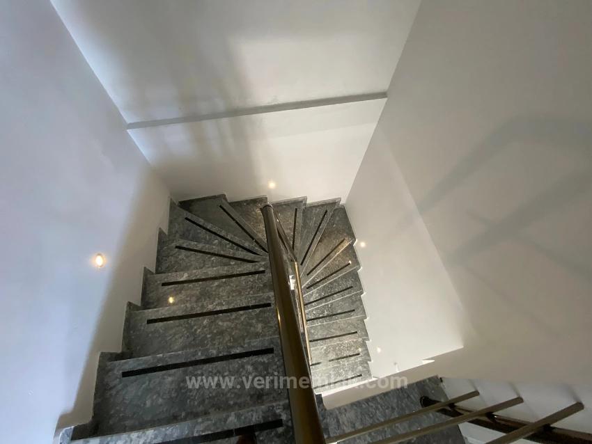 3+1 Penthouse-Maisonette Zur Miete In Seferihisar Mersinalanı, 300 M Vom Meer Entfernt!