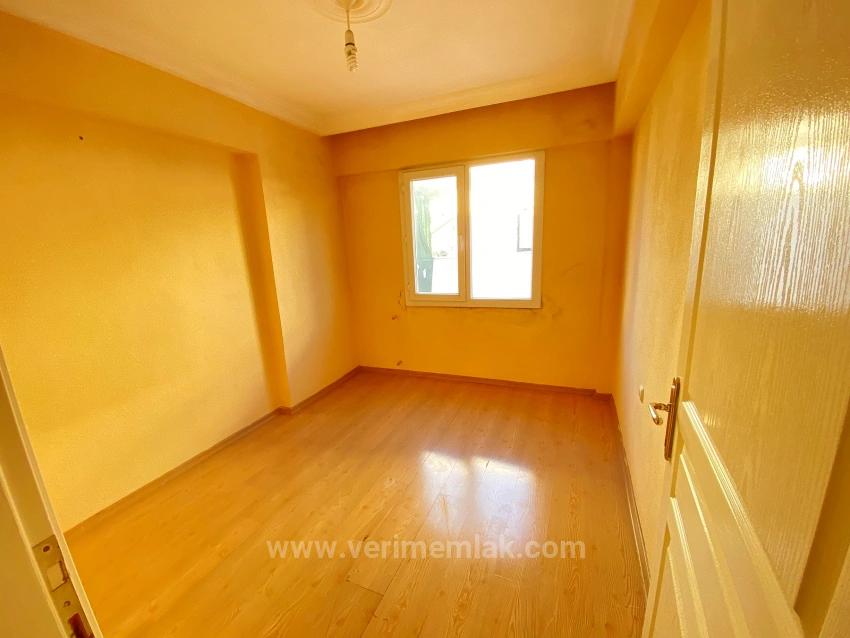 2+1-Zimmer-Wohnung Zur Miete In Seferihisar, Mersin-Gebiet, Nur 100 Meter Vom Meer Entfernt!