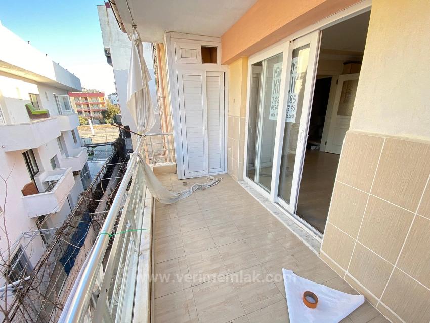 2+1-Zimmer-Wohnung Zur Miete In Seferihisar, Mersin-Gebiet, Nur 100 Meter Vom Meer Entfernt!