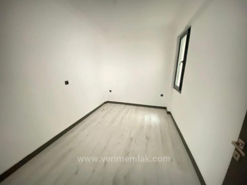 Geräumige Und Moderne 2+1-Zimmer-Wohnung Mit Aufzug In Seferihisar, Mersin, Zu Vermieten