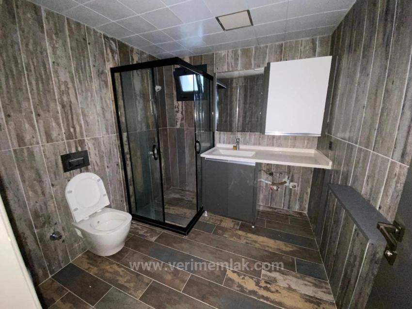 Geräumige Und Moderne 2+1-Zimmer-Wohnung Mit Aufzug In Seferihisar, Mersin, Zu Vermieten