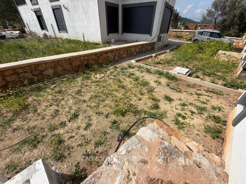 3+1 Villa Zum Verkauf In Seferihisar: Solarbetrieben, Fußbodenheizung, Komplett Möbliert