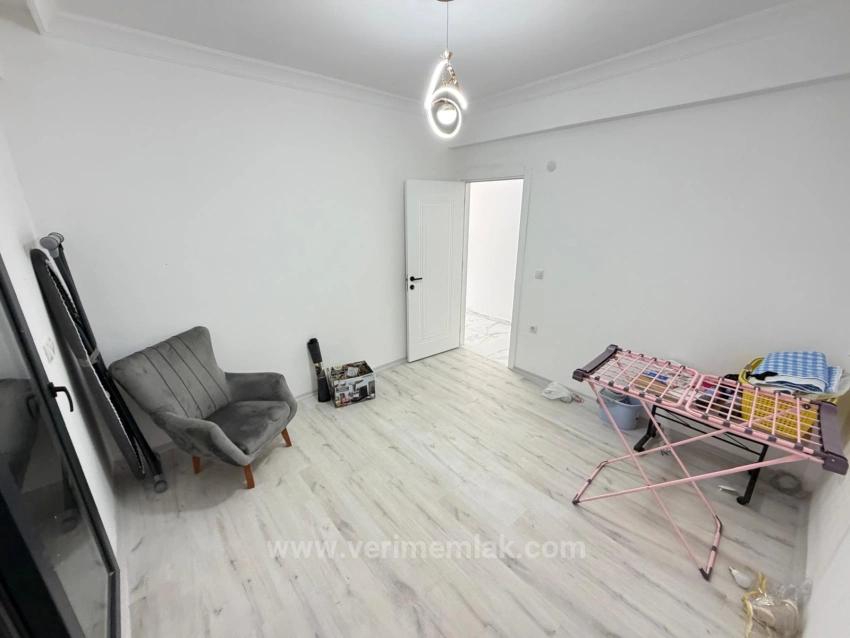 3+1 Villa Zum Verkauf In Seferihisar: Solarbetrieben, Fußbodenheizung, Komplett Möbliert