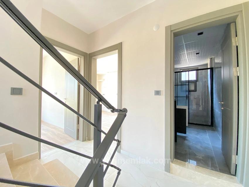 3+1 Freistehende Villa Zum Verkauf In Seferihisar Sakız Ağacı, Direkt Am Meer, Mit Modernem Design.