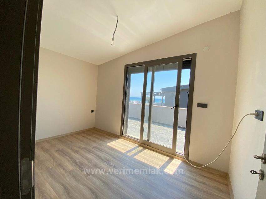 3+1 Freistehende Villa Zum Verkauf In Seferihisar Sakız Ağacı, Direkt Am Meer, Mit Modernem Design.