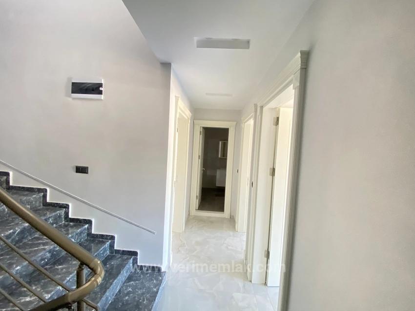 Ultra-Luxus-3+1-Villa Zum Verkauf Mit Privatem Garten, Direkt Am Meer In Ürkmez