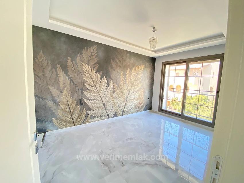 Ultra-Luxus-3+1-Villa Zum Verkauf Mit Privatem Garten, Direkt Am Meer In Ürkmez