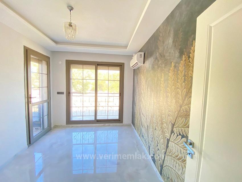 Ultra-Luxus-3+1-Villa Zum Verkauf Mit Privatem Garten, Direkt Am Meer In Ürkmez