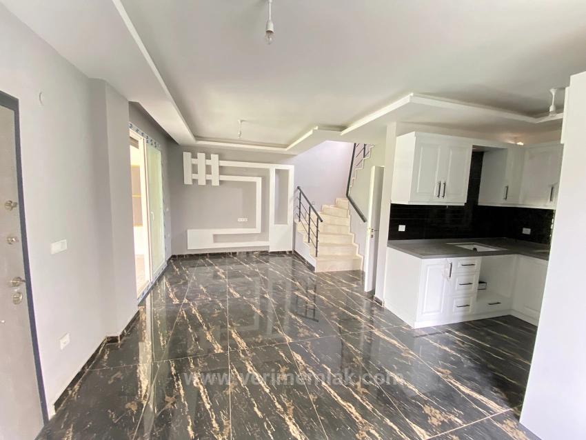 3+1 Villa Zum Verkauf In Doğanbey, Geräumig, Mit Freistehendem Garten, Nahe Dem Meer