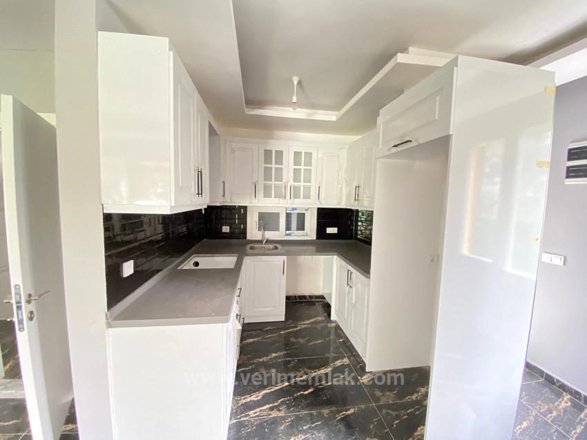 3+1 Villa Zum Verkauf In Doğanbey, Geräumig, Mit Freistehendem Garten, Nahe Dem Meer