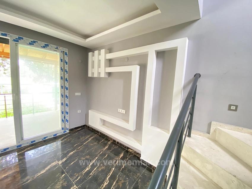 3+1 Villa Zum Verkauf In Doğanbey, Geräumig, Mit Freistehendem Garten, Nahe Dem Meer