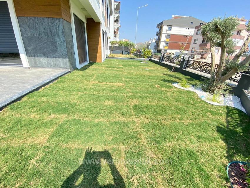 Ultra-Luxus 3+1 Villa Mit Privatem Garten Zum Verkauf In Seferihisar Camikebir