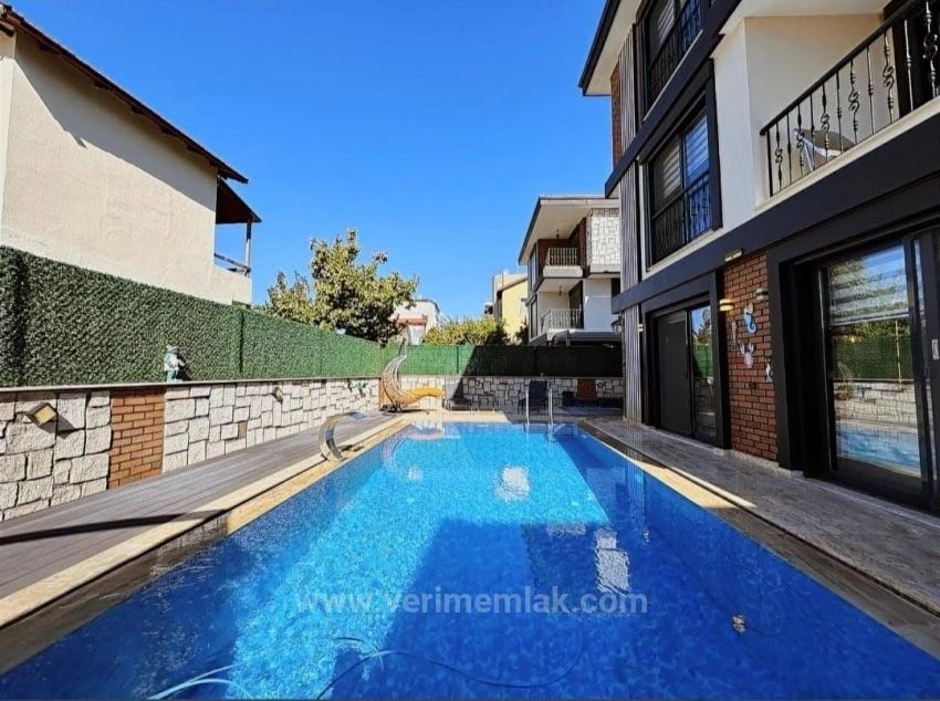 Seferihisar Akarcade, Großer Garten, Freistehender Pool, Luxuriöse 4+1-Villa Zum Verkauf
