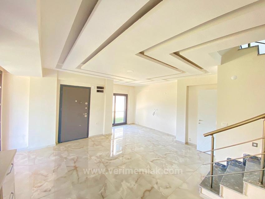 3+1 Freistehende Villa Mit Großem Garten Und Pool Zum Verkauf In Doğanbey