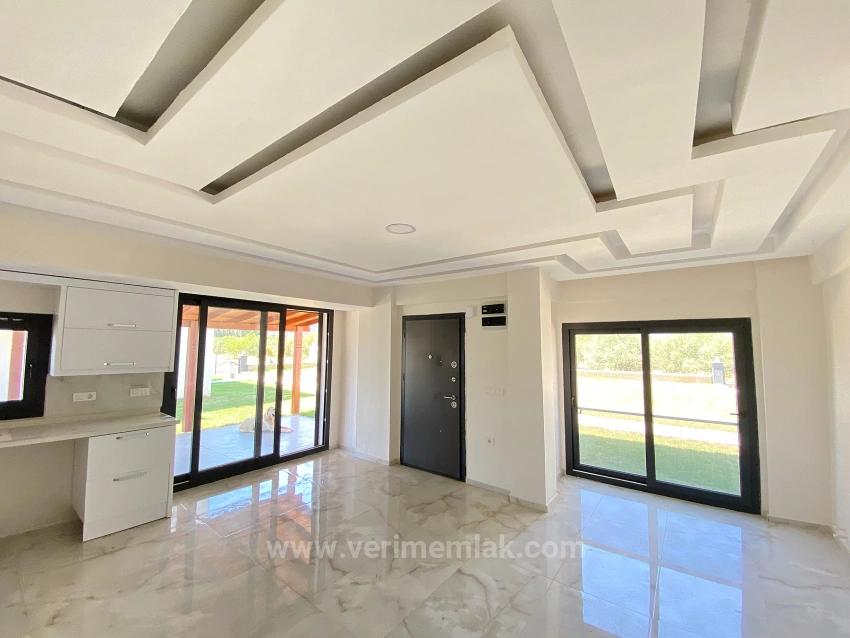 3+1 Freistehende Villa Mit Großem Garten Und Pool Zum Verkauf In Doğanbey