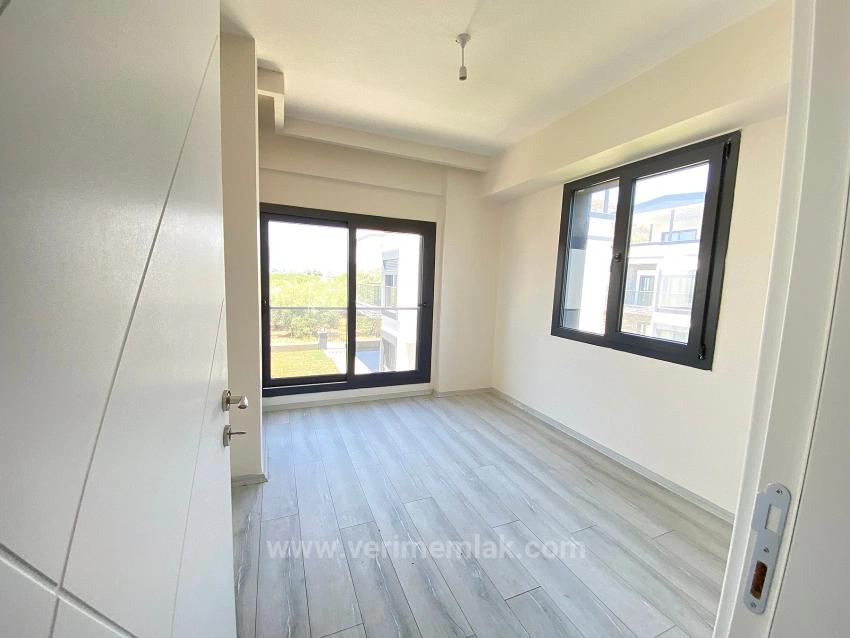 3+1 Freistehende Villa Mit Großem Garten Und Pool Zum Verkauf In Doğanbey