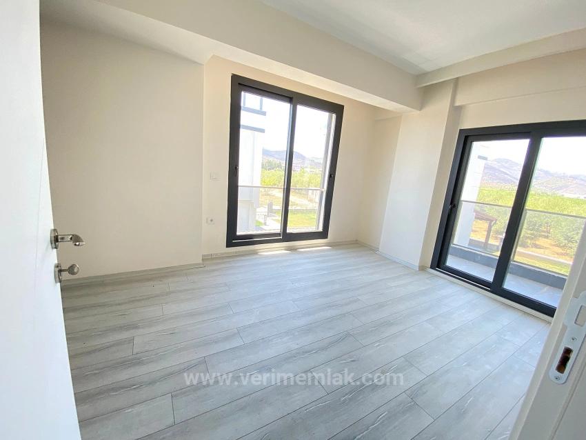 3+1 Freistehende Villa Mit Großem Garten Und Pool Zum Verkauf In Doğanbey