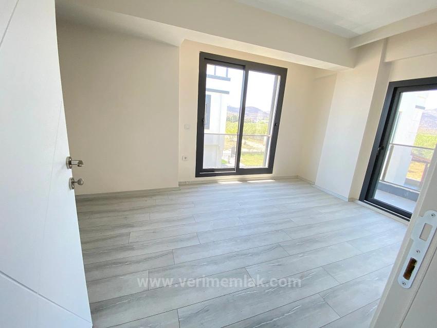 3+1 Freistehende Villa Mit Großem Garten Und Pool Zum Verkauf In Doğanbey